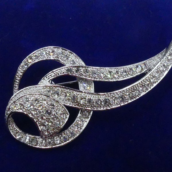 Vintage signed Sung silver tone clear rhinestone pin brooch