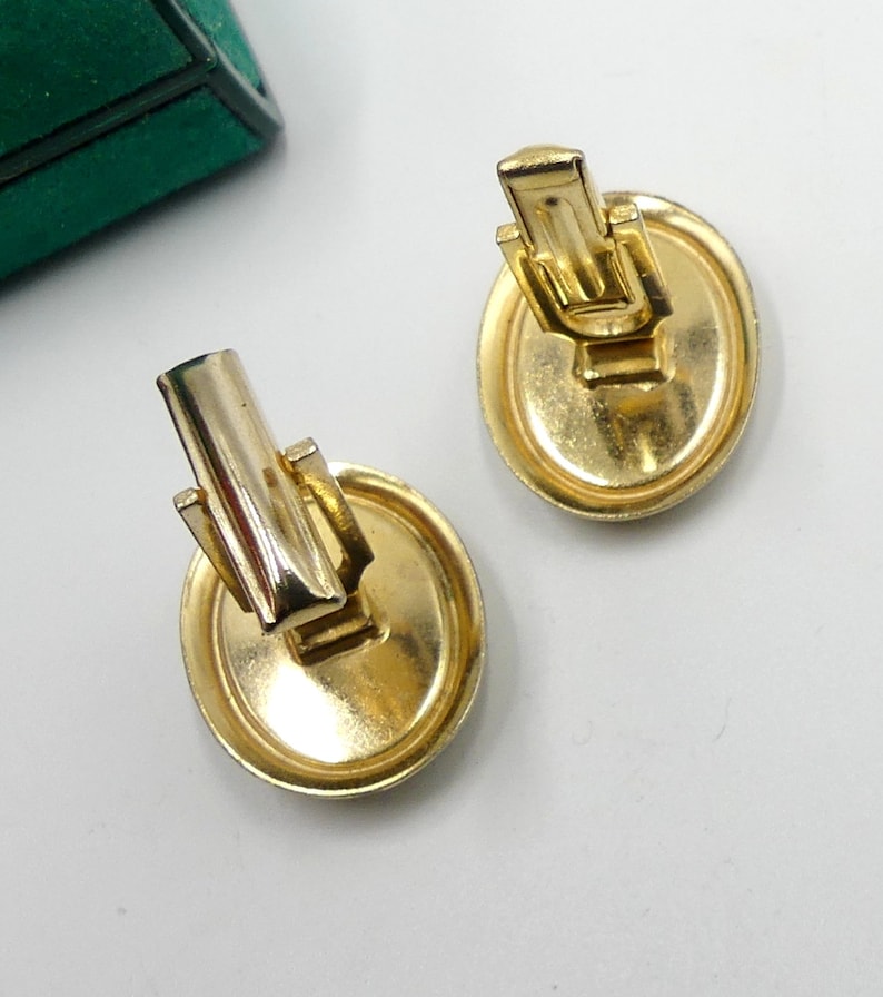 Pair vintage gold tone cufflink