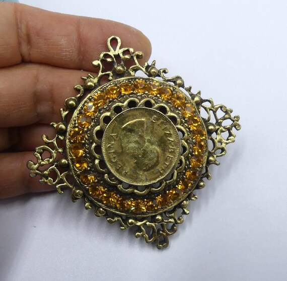 Vintage gold tone rhinestone jeweled Elizabeth II… - image 3