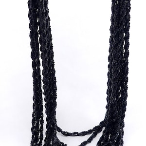 Vintage halsband med 12 små svarta glaspärlor