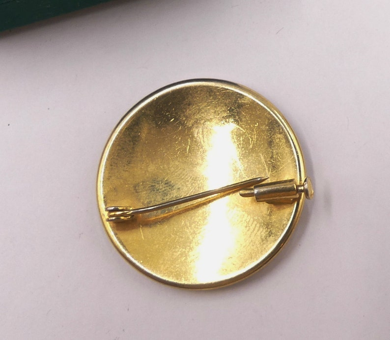Vintage round damascene gold tone pinbrooch