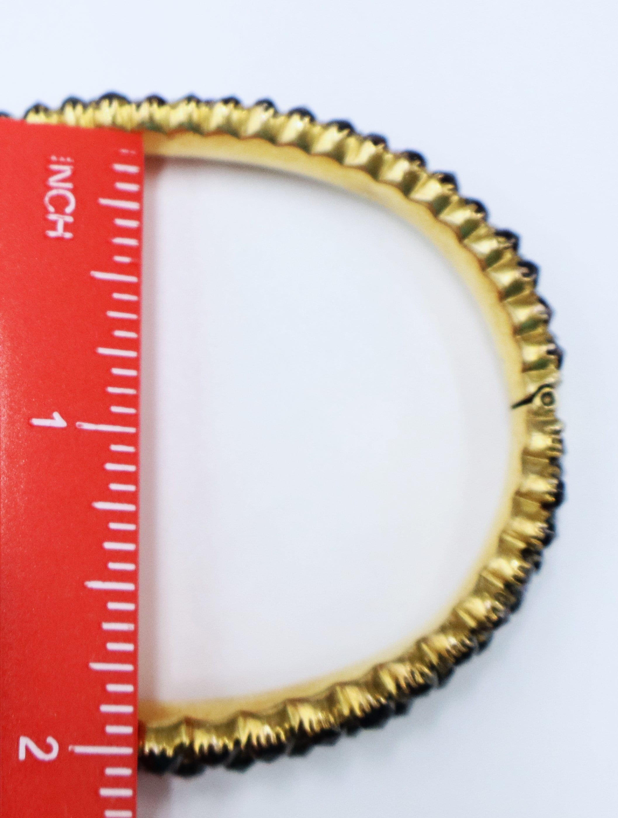 アンティークビクトリア朝の金メッキボヘミアンガーネットバングル（B