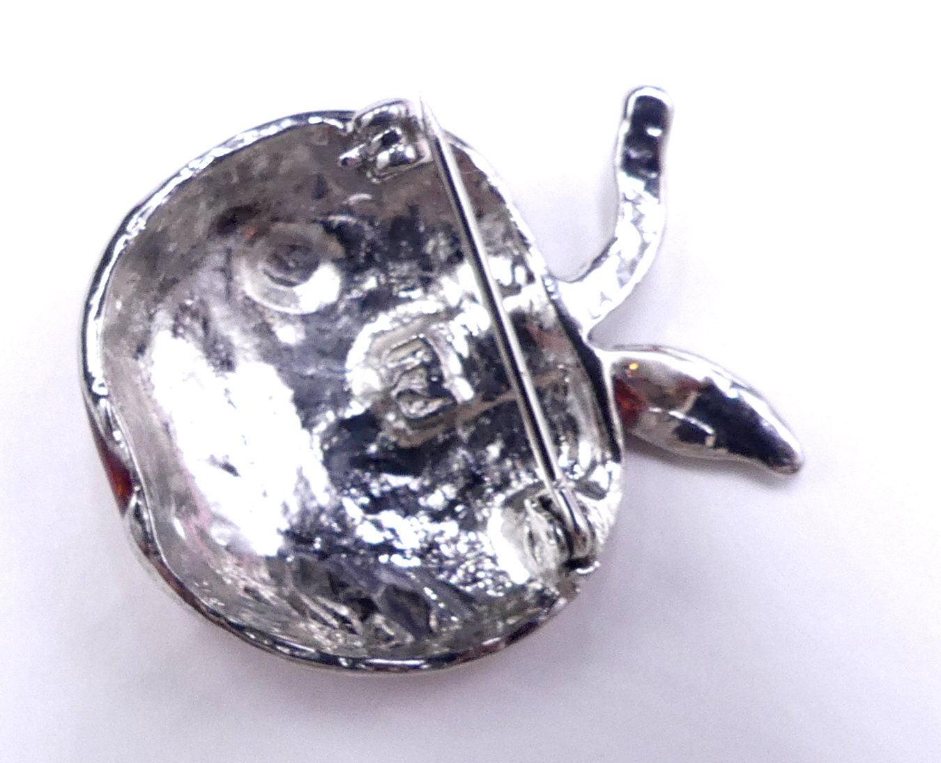 Broche Pomme Décorée De Strass - Bijou Fantaisie Doré, Bon état D'occasion