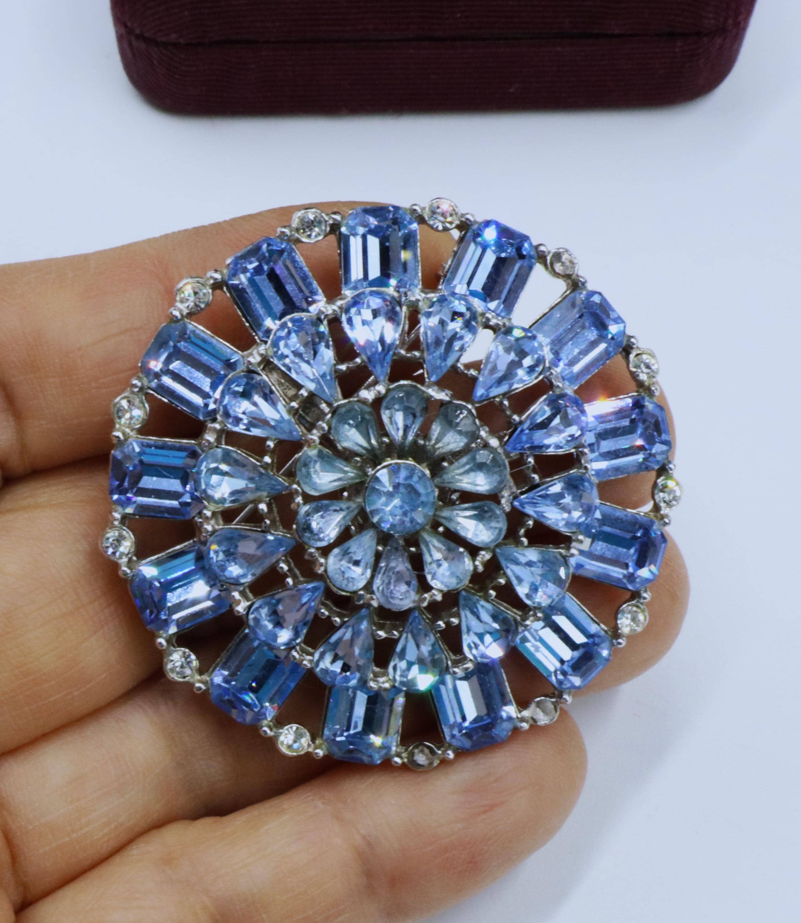 ヴィンテージ 50 年代 シルバー トーン & ライトブルー ラインストーン