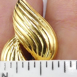 Vtg Napier Signed Gold Tone Screw Back Earrings