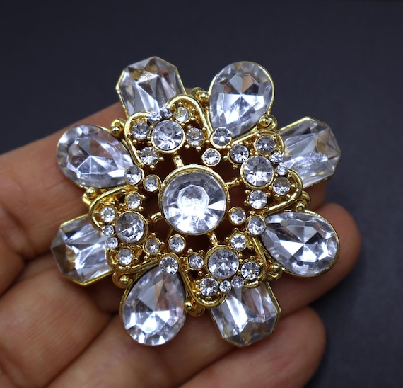 Vintage Gold Tone & Clear Lucite Flower Pin Brooch - Etsy Israel display picture 3