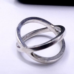 Vintage sterling silver criss-cross ring size 6.5