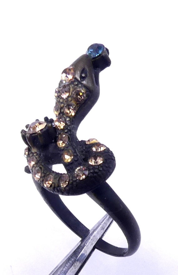 Vintage brass & rhinestone snake ring size 8.5 - image 6