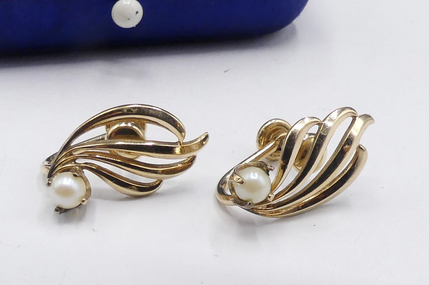 Van dell best sale earrings