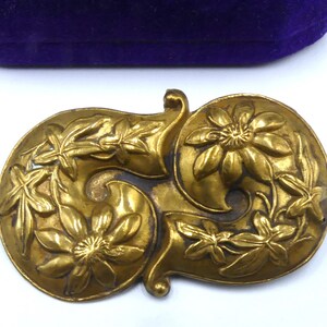 Antique Art Nouveau antique gold tone large pin brooch
