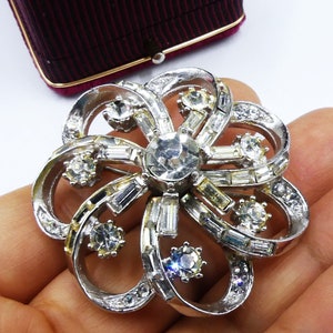 Vintage signed Coro 50's silver tone clear rhinestone pin brooch