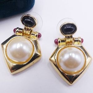 Vintage gold tone & faux pearl  lucite cabochon drop stud earrings