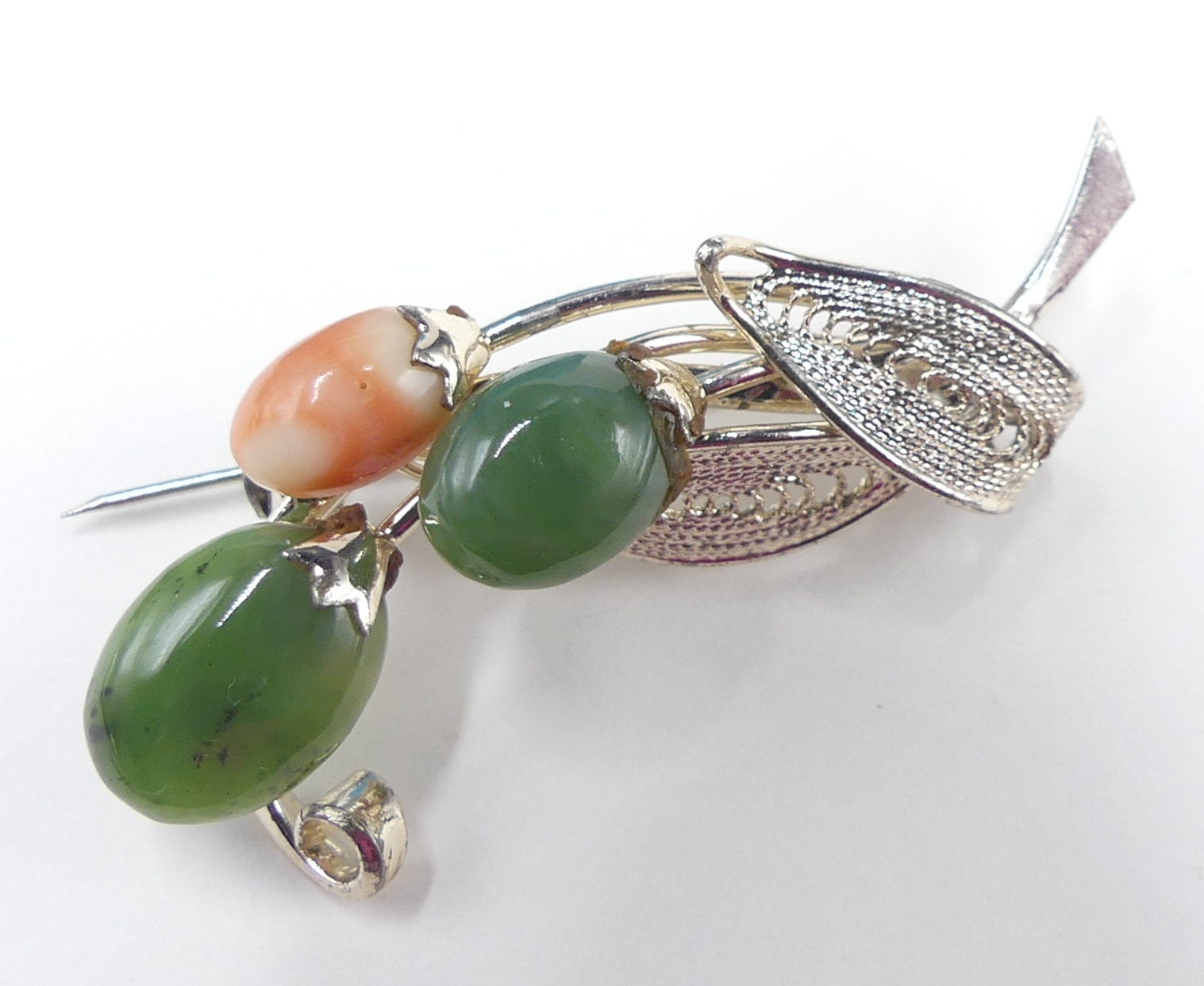 Broche Ancienne En Argent Filigrané Avec Cabochon De Jade - Chine - Bon état Occasion