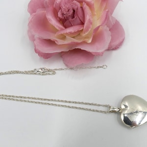 Vintage Thailand sterling silver & heart shape “letter “B” locket pendant necklace