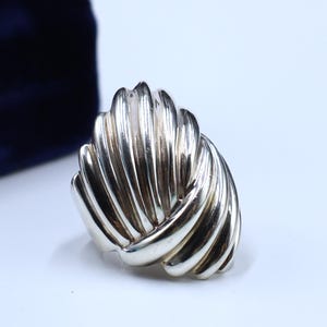 Vintage marked 925 sterling silver ribbed shell ring size 8