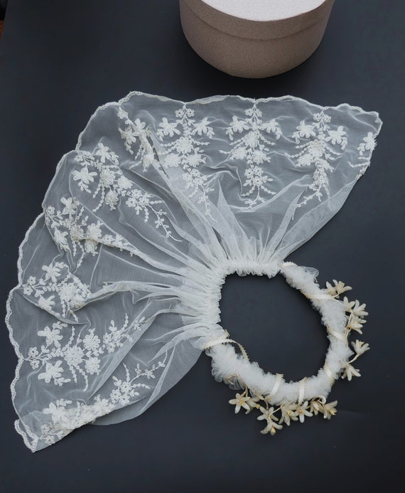 Antique 20’s French lace w tiara wax blossom shor… - image 4