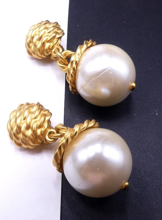 Clip on pearl drop earrings outlet