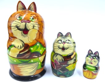 set di bambole russe intage arancioni con gatti soriani 3