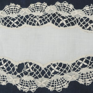 Antique vintage linen & bobbin lace placemat 17” x 7 “