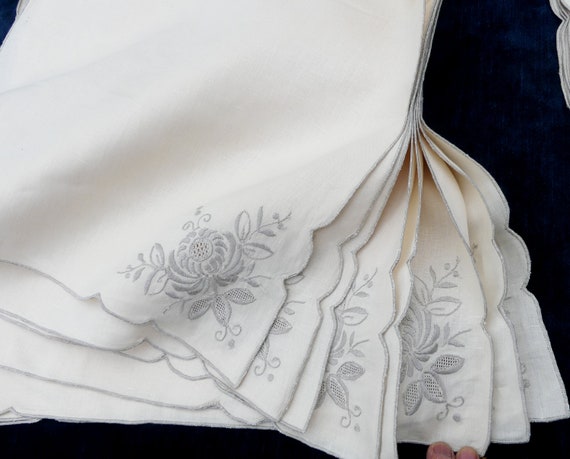 Brandneue Vintage 8 Stück Handstickerei Leinen und filigrane 
