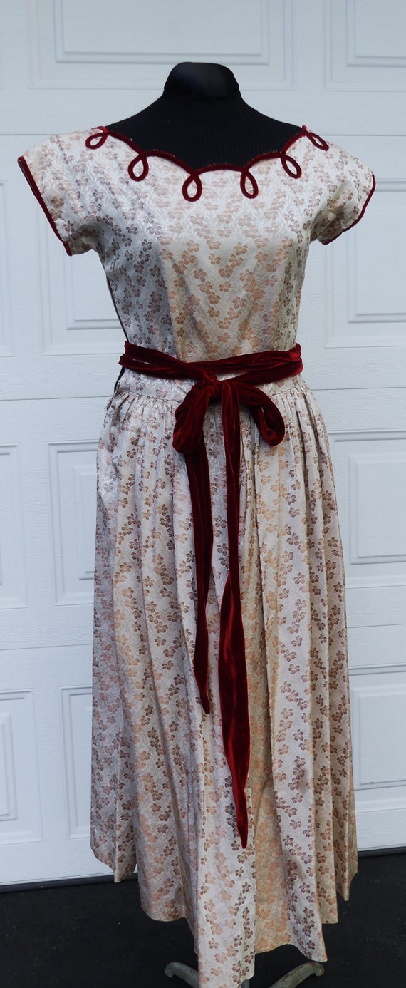 Vintage 40's silk velvet trim lady dress