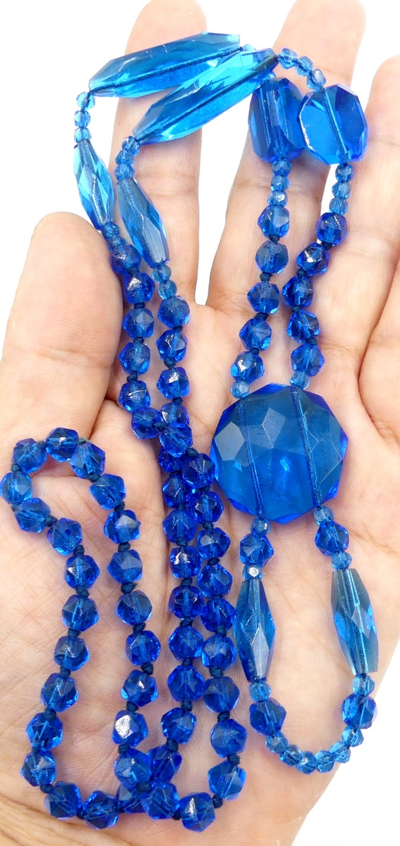 Vintage Art Deco peacock blue glass bead necklace - image 2