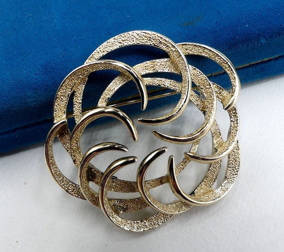 Vintage Signed Sarah Roy Gold Tone Brooch Etsy Sweden 