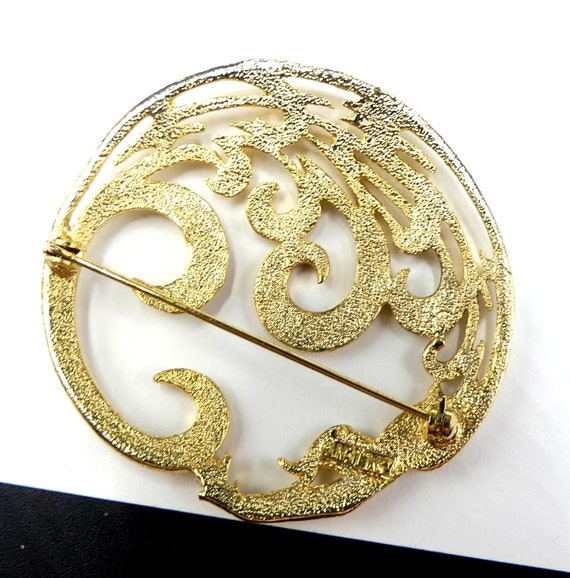 Vintage signed Mjent gold tone round pin/brooch - image 2
