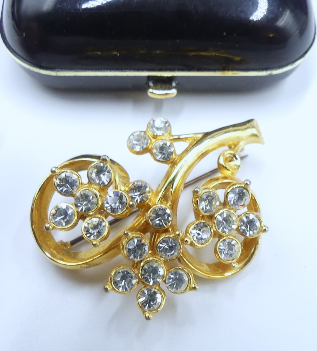 Broche Vintage Fleur Avec Strass Transparents - Ton Or, Panier Floral, Occasion