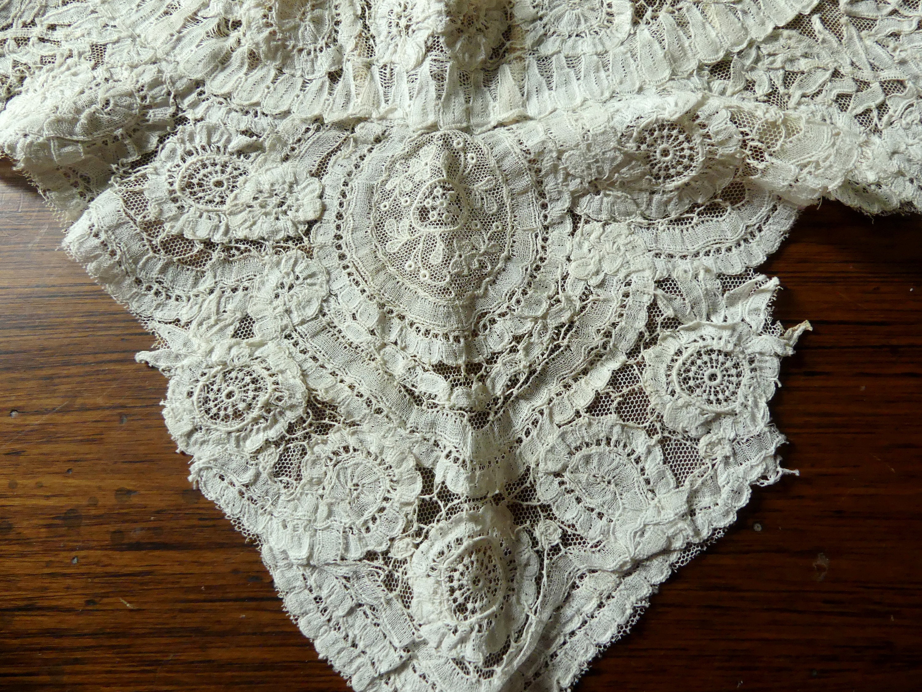 Col en dentelle antique Dentelle aux fuseaux et broderie irlandaise des années 1800 - France
