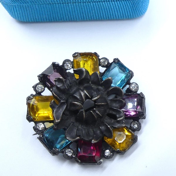 Vintage signed H. Pomerantz Inc NY dark metal tone & multi color Lucite pin brooch