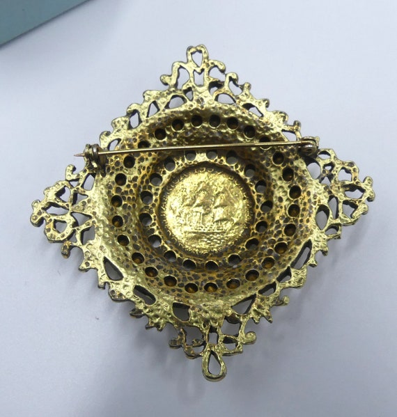 Vintage gold tone rhinestone jeweled Elizabeth II… - image 4