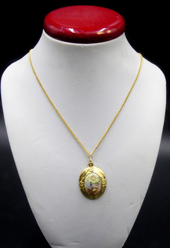 Vintage gold chain & porcelain flower pendant nec… - image 7
