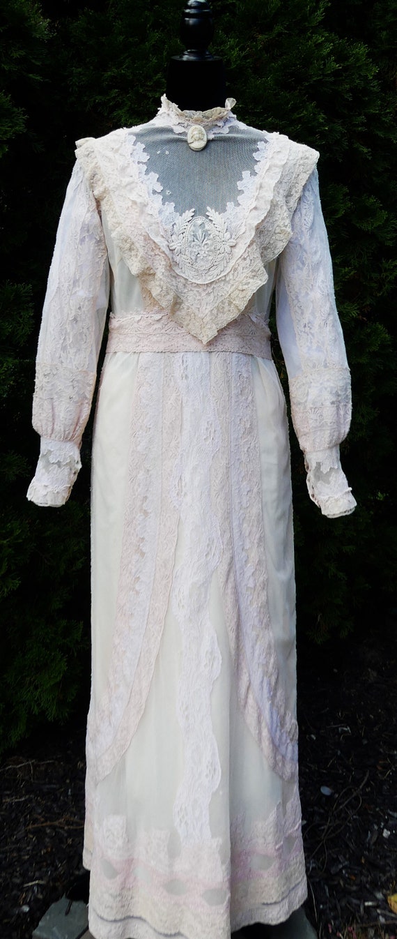 Antique 1900's French Alenon /silk Lace Lady Edwardian Wedding Dress Color Soft Peal Pink/ecru - Etsy Antique 1900's French Alenon /silk Lace Lady Edwardian Wedding Dress Color Soft Peal Pink/ecru - Etsy