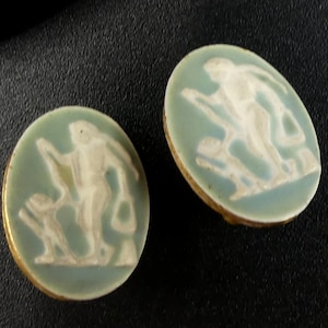 Vintage Wedgwood gold tone clip on earrings