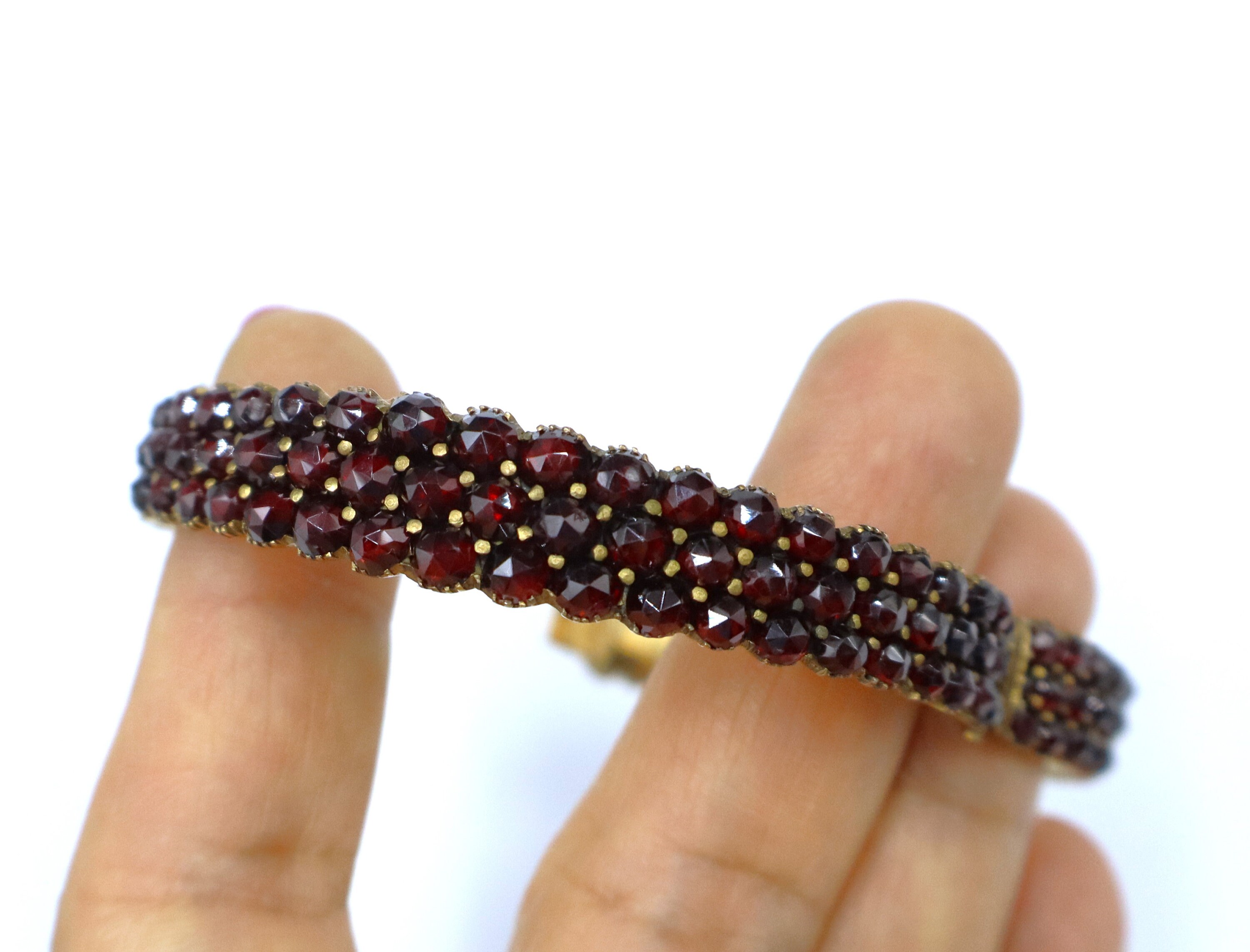 アンティークビクトリア朝の金メッキボヘミアンガーネットバングル（B