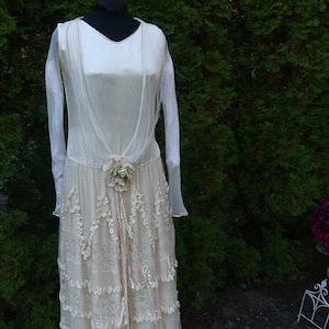 Antique vintage 20&#39;s lady silk & net /Brussels lace long sleeves dress color ivory