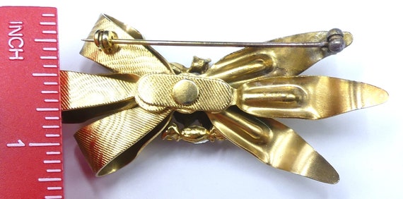 Broche ruban texturé et diamants - Broches