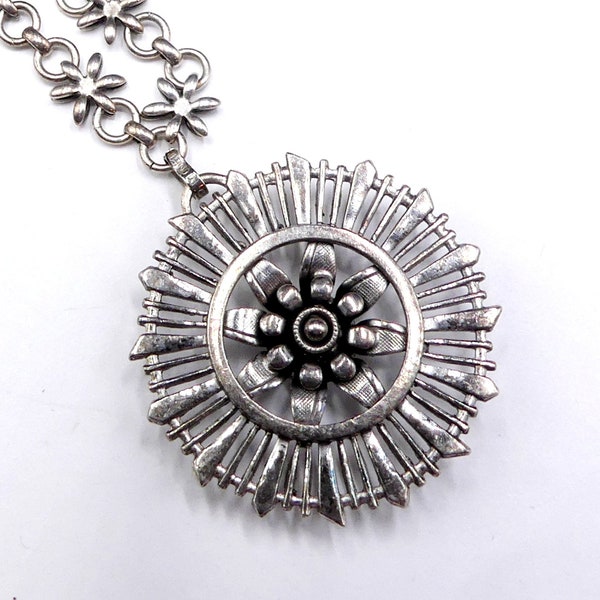 Vintage signed Dexter Wilson silver plated flower chain & pendant necklace