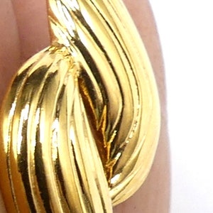 Vtg Napier Signed Gold Tone Screw Back Earrings main image 1