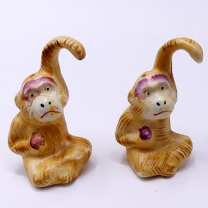 Vintage set ceramic monkey salt and pepper shakers Japan