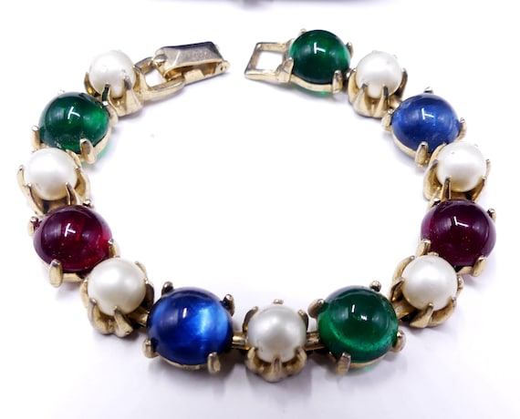 Vintage 50’s gold tone w faux pearl & green blue … - image 1