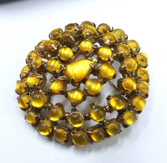Vintage gold tone & yellow Lucite cabochon round … - image 2