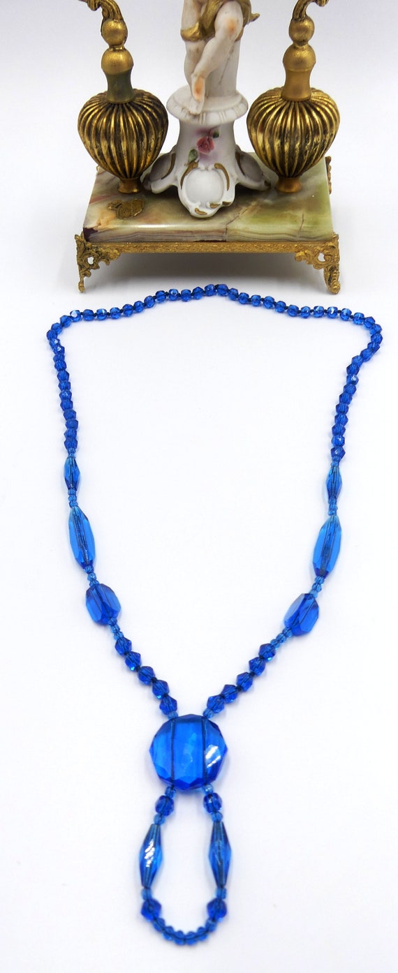 Vintage Art Deco peacock blue glass bead necklace - image 3