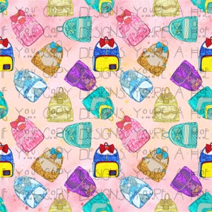 Peut inclure: Motif répété de sacs à dos colorés avec des nœuds et des éléments décoratifs sur fond rose. Les sacs à dos sont de différentes couleurs, dont le rose, le bleu, le jaune et le violet. Les mots "COPY DESIGNS" et "YOU ARE A HERO" sont visibles.