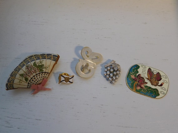 Set of 5 Vintage Pins - Instant Collection - Jewe… - image 1