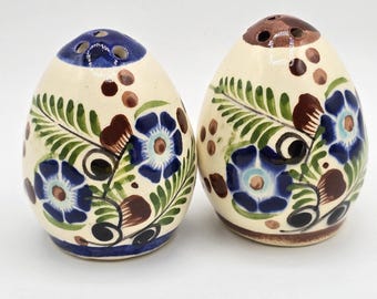 Salt & Pepper Shakers Egg Shaped Hand Painted Floral Mexico Signed Vtg Set