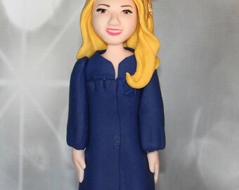 Custom likeness graduate fondant cake topper!
