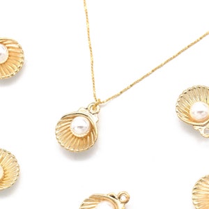 Pearl in Shell Pendant, 2 pcs, N3-G3, 13x12x7mm, Imitation Pearl, Ocean Themed, Clamshell Pendant, Sea Shell Beads, Nautical Charms