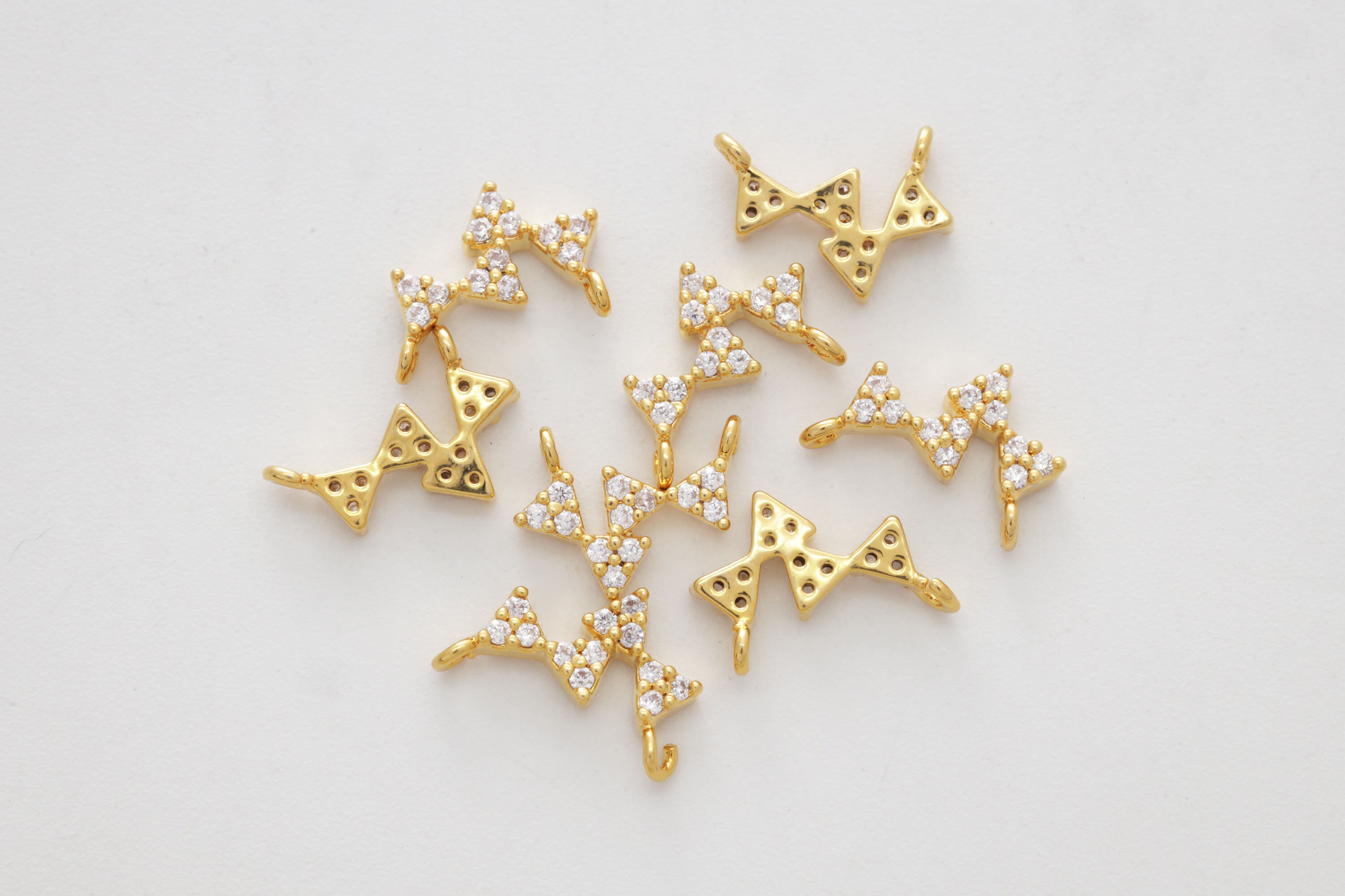限定品！新品未使用！ELEMENTS Davinci240 1 Piece, Two Ribbons Pendant W/ Cubic, Nickel Free, N28-G1